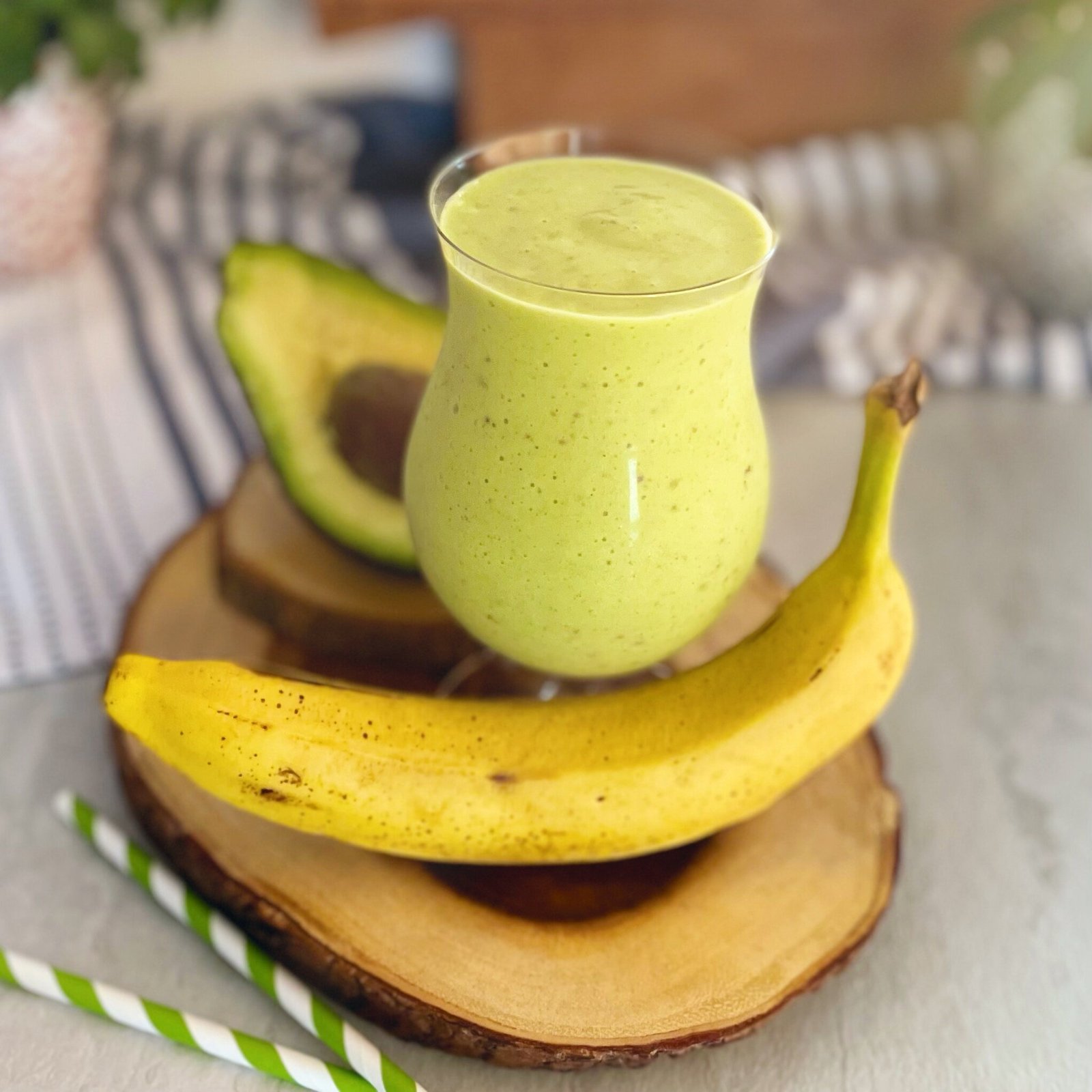 Avacado-Banana-mix-14AED