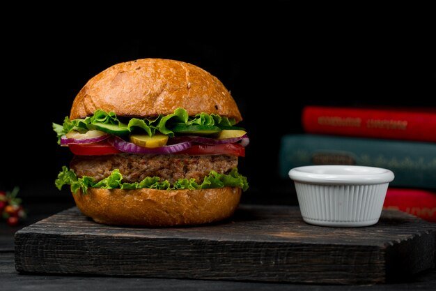 BEEF-BURGER-10AED